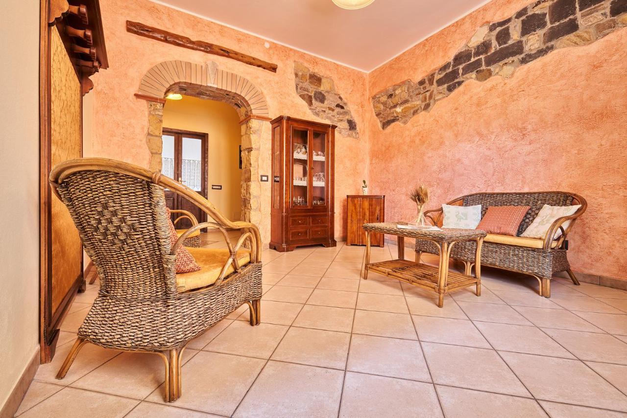 Al Vicolo VI Bed and Breakfast Sardara Buitenkant foto